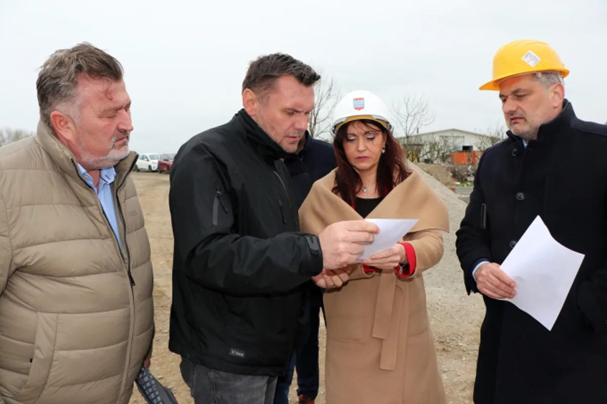 HDZ-ovci u Đakovu: Pretovarna stanica ili pretovar na zdrav razum?